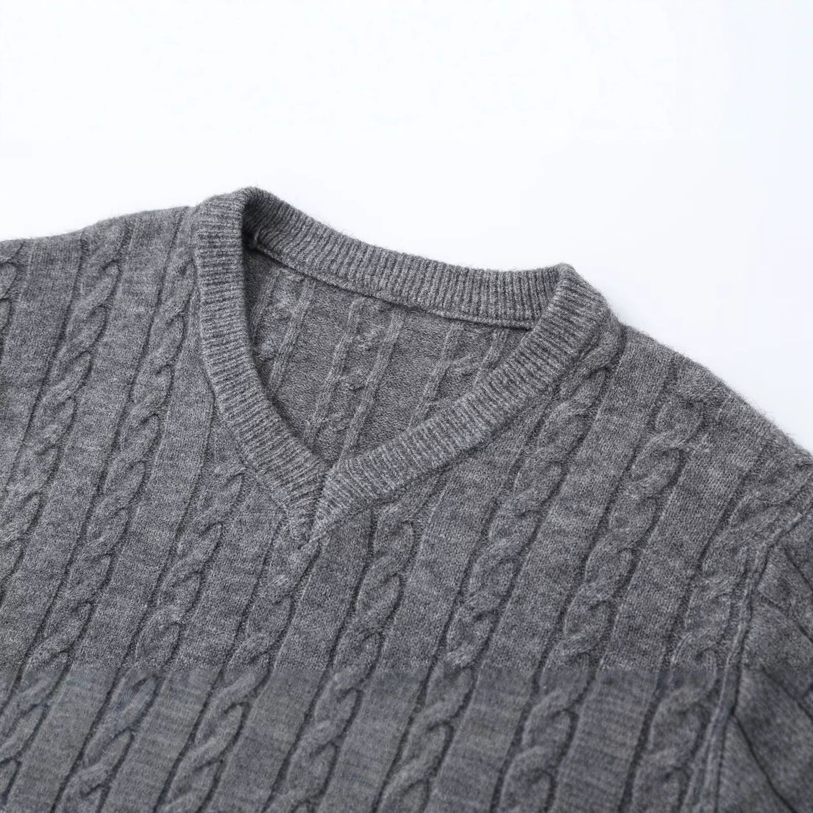 Women's Oversize Cable Knit Sweater with V-Neck and Wide Ribbed Cuff Chichicherry