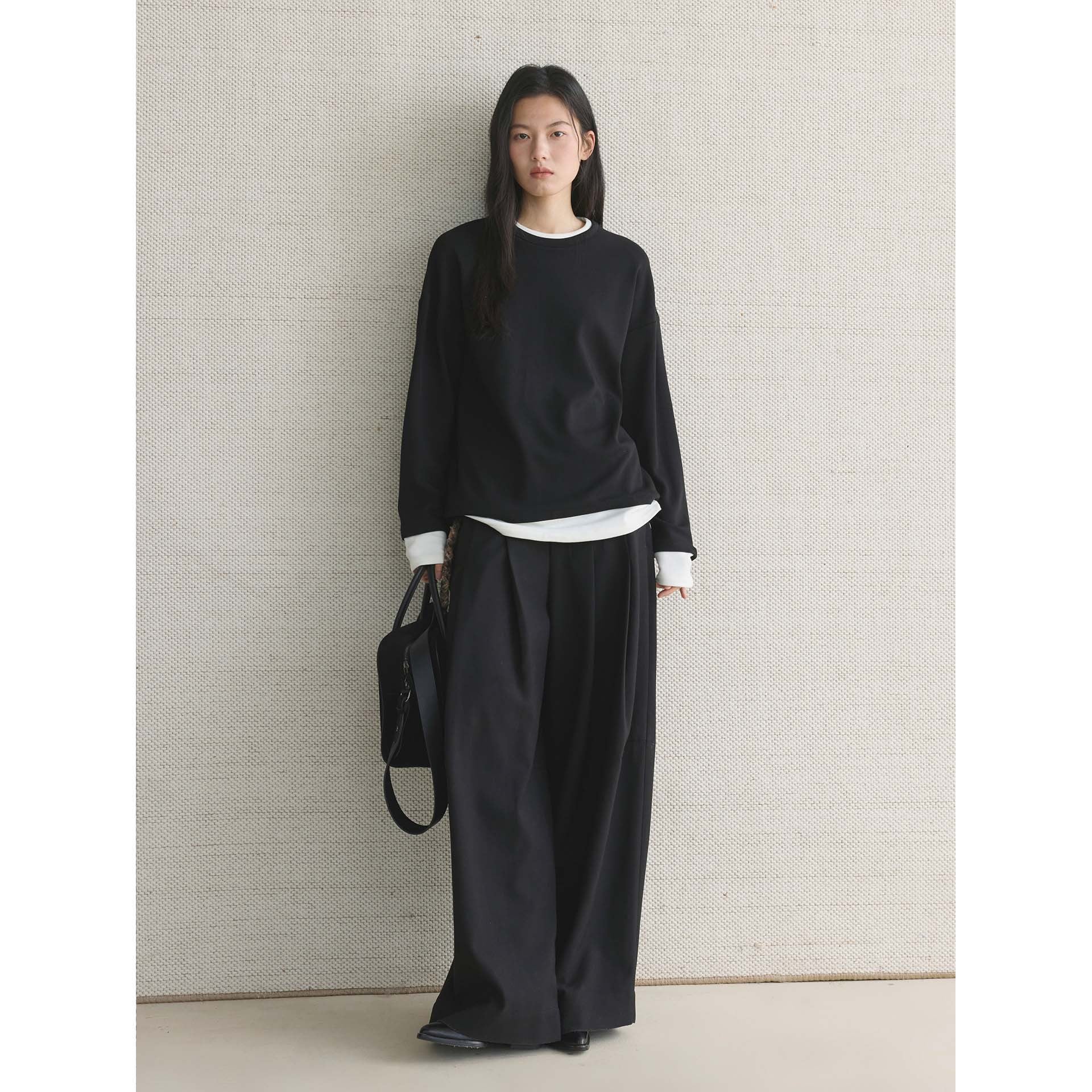 Women's Casual Layering Sweatshirt with Round Neck and Dropped Shoulder Chichicherry
