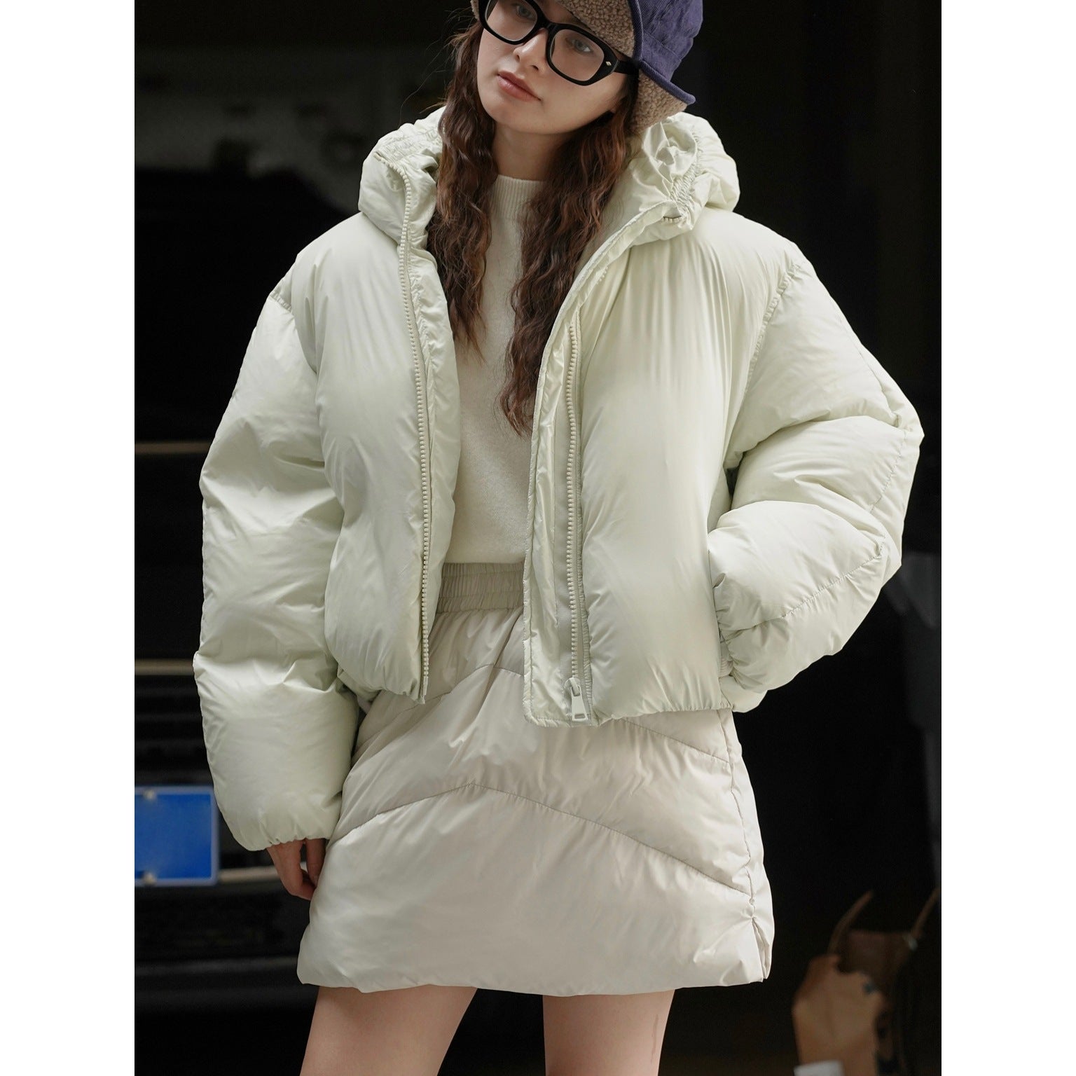 Women's short cropped hooded puffer jacket with boxy silhouette and elastic cuffs Chichicherry