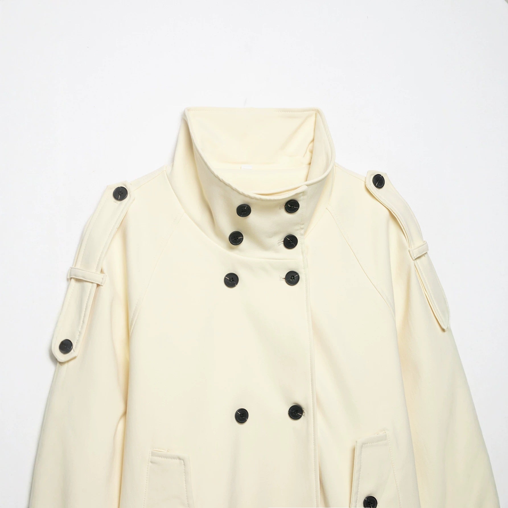 Women’s short coat in trench coat style with double breasted and waist belt Chichicherry