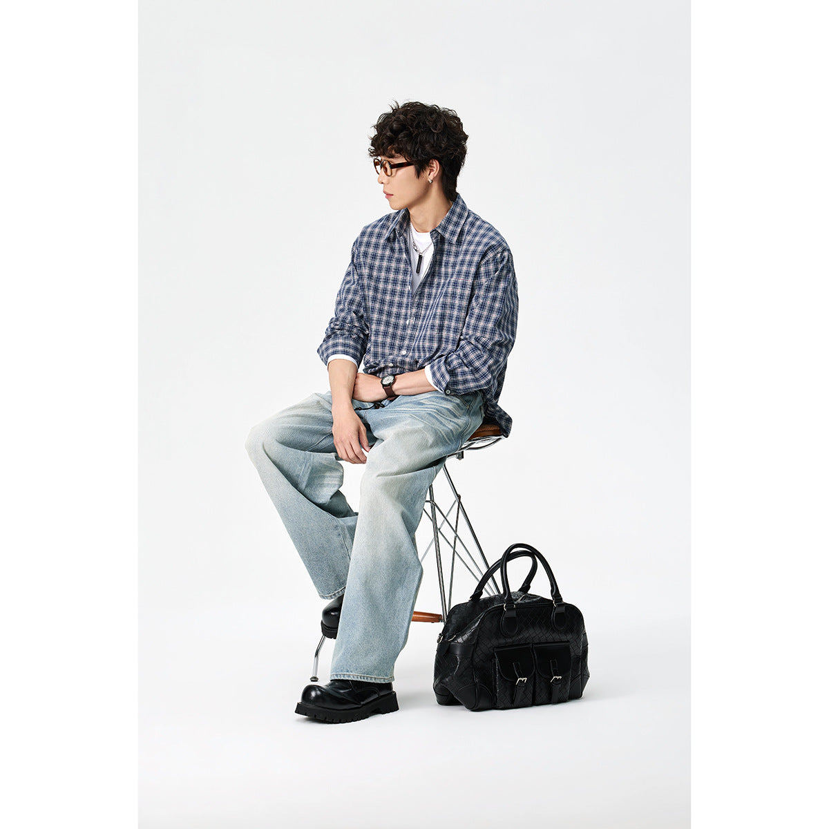 Men's Relaxed-Fit Check Shirt with Kent Collar, Curved Hem and Chest Pocket Chichicherry