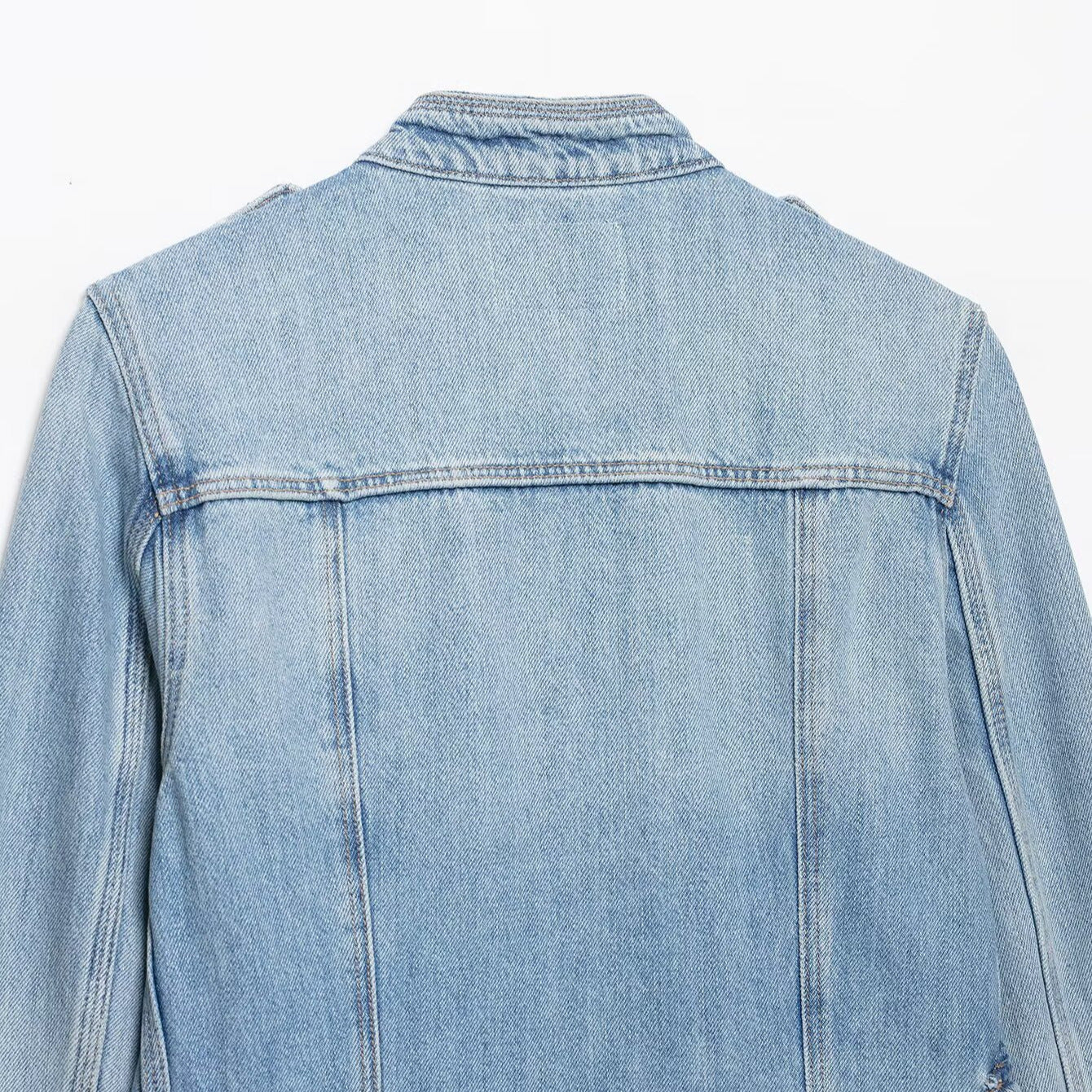 Women's jeans field jacket with stand-up collar, shoulder patches, and four flap pockets Chichicherry