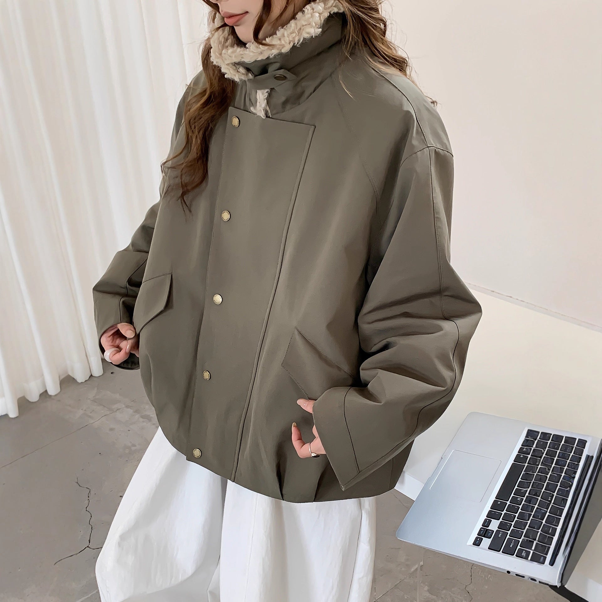 Women's Oversize Short Jacket with Teddy Collar and Flap Pockets Chichicherry
