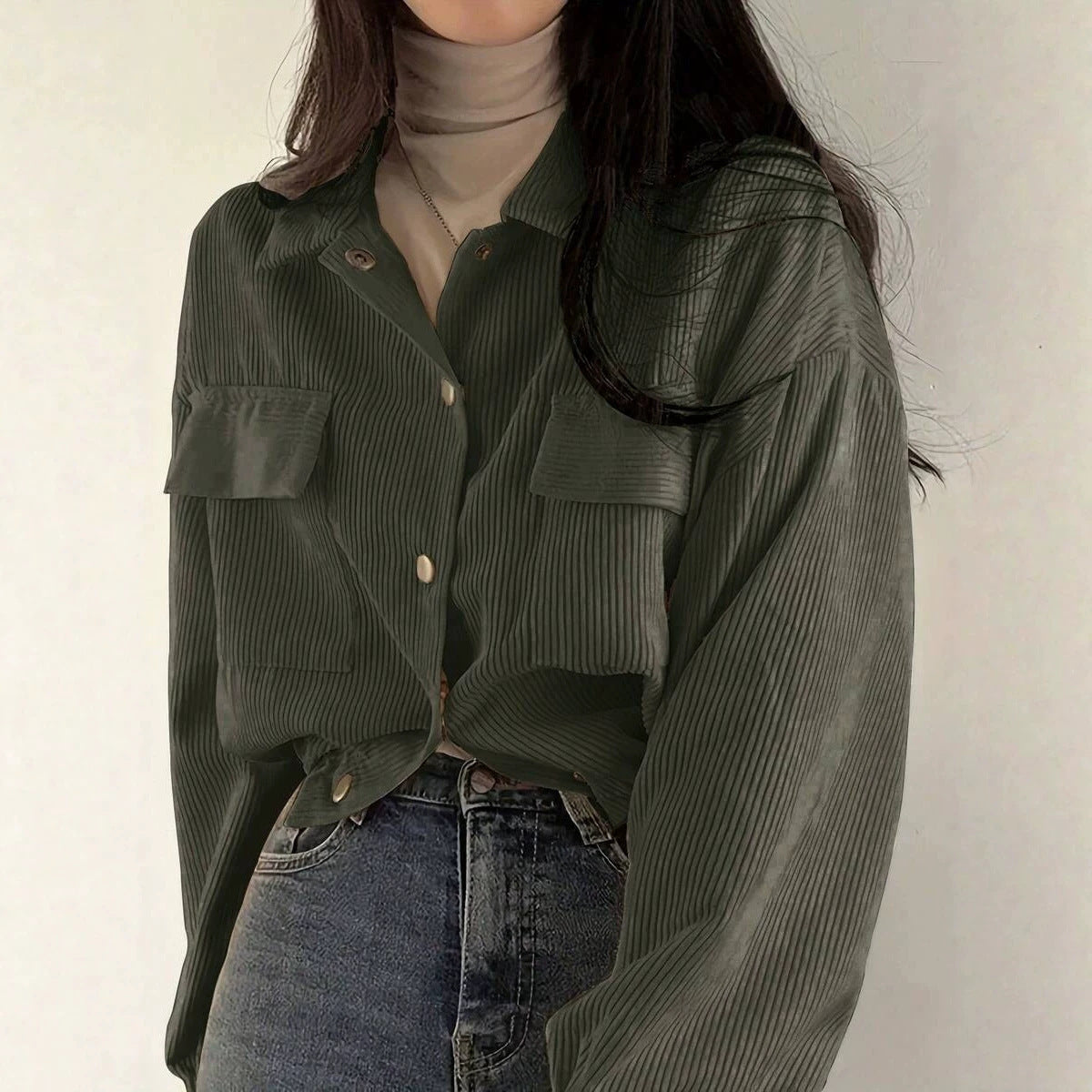 Women’s cropped overshirt jacket made of fine corduroy with snap buttons, chest flaps, and voluminous sleeves Chichicherry