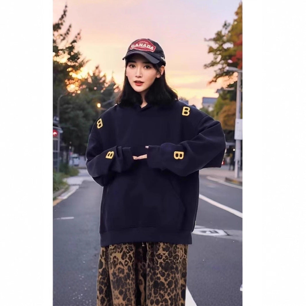 Unisex Urban Hoodie with Large Print Chichicherry