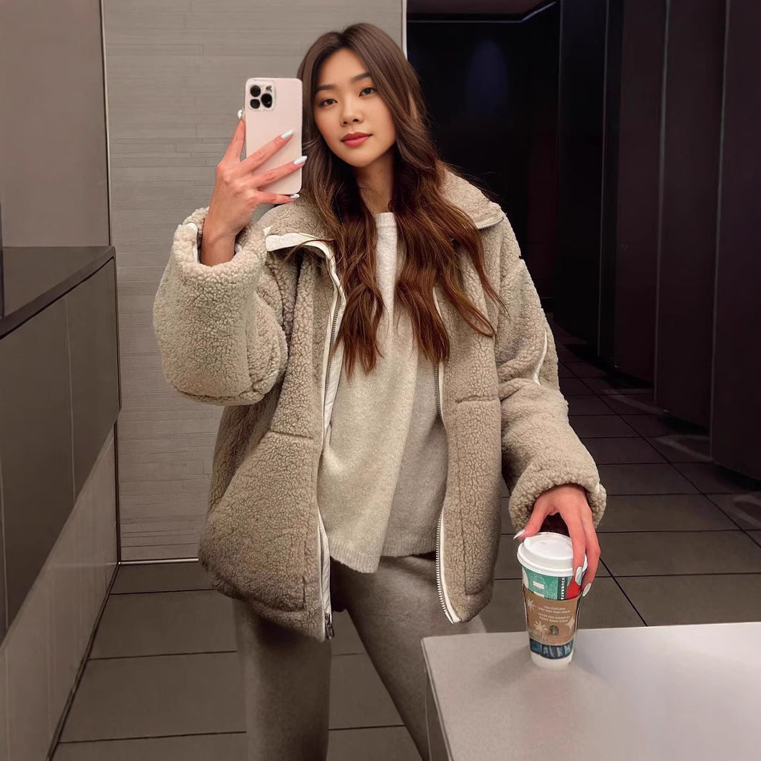 Women Wide Cut Teddy Fleece Jacket with High Standing Collar Chichicherry