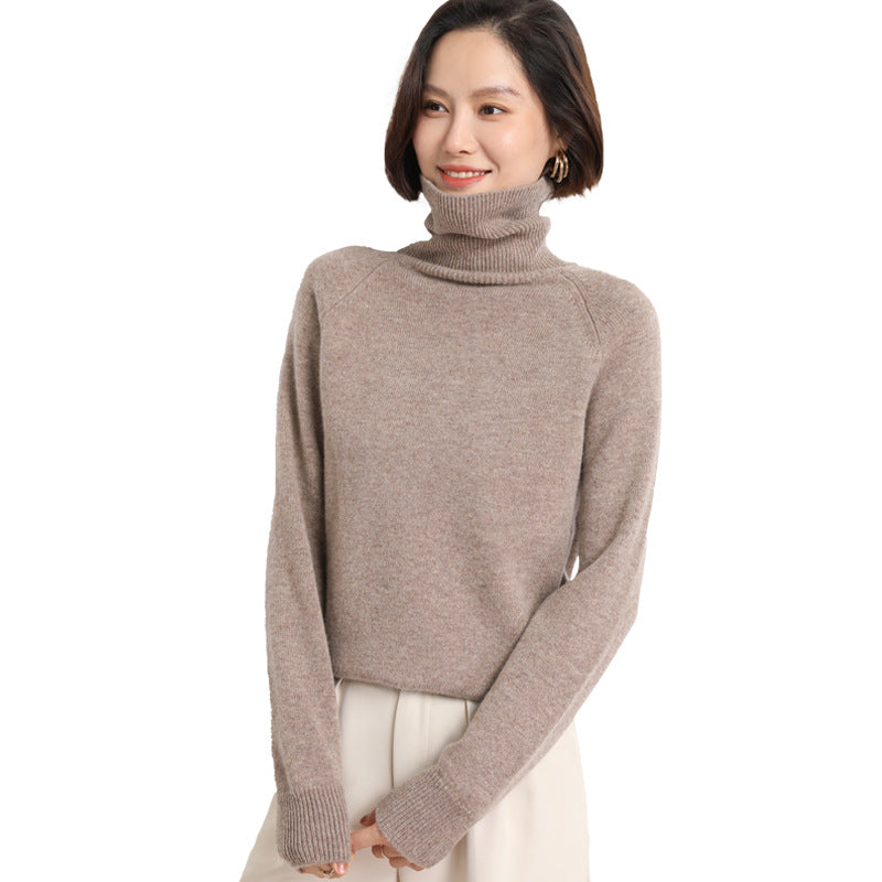 Women's Slim Turtleneck Sweater made of fine knit with raglan sleeves Chichicherry