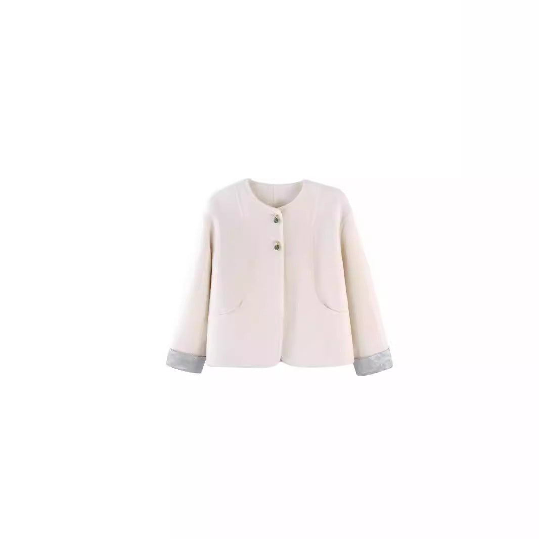 Women's short jacket with stand-up collar, pearl buttons, and contrasting cuffs Chichicherry