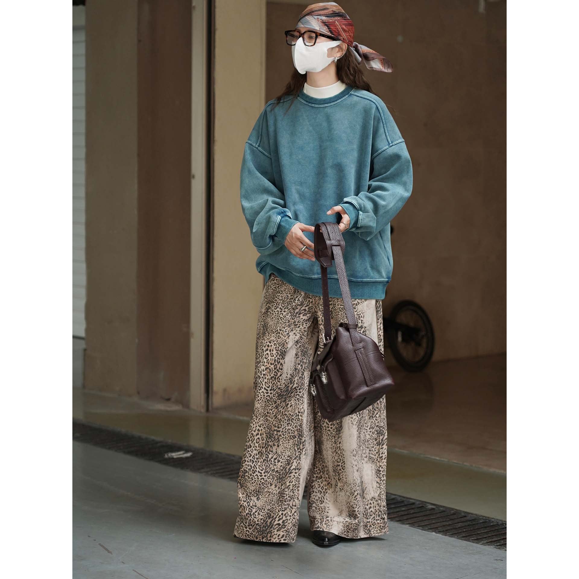 Women's Cotton Blend Relaxed Sweater with Washed Surface and Raglan Sleeves Chichicherry