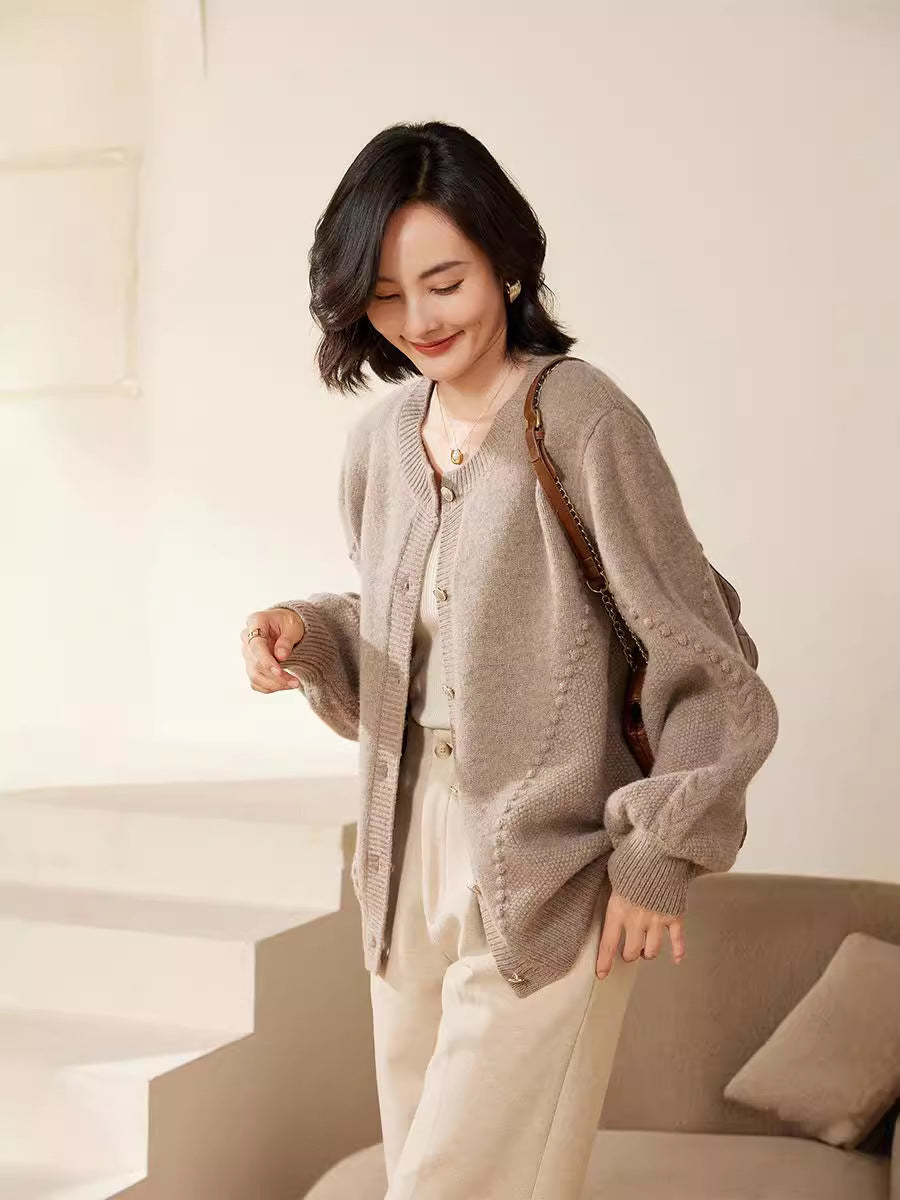 Ladies' knitted cardigan with textured pattern, balloon sleeves and mother-of-pearl button placket Chichicherry