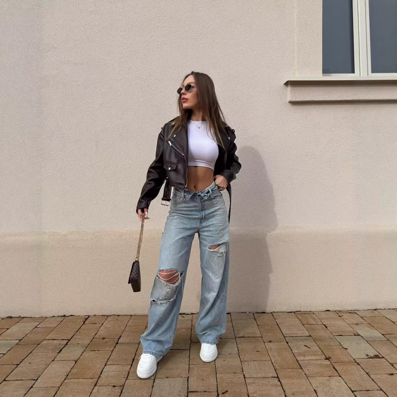 Women Wide High-Waist Jeans with Distinctive Rip and Used Look Chichicherry