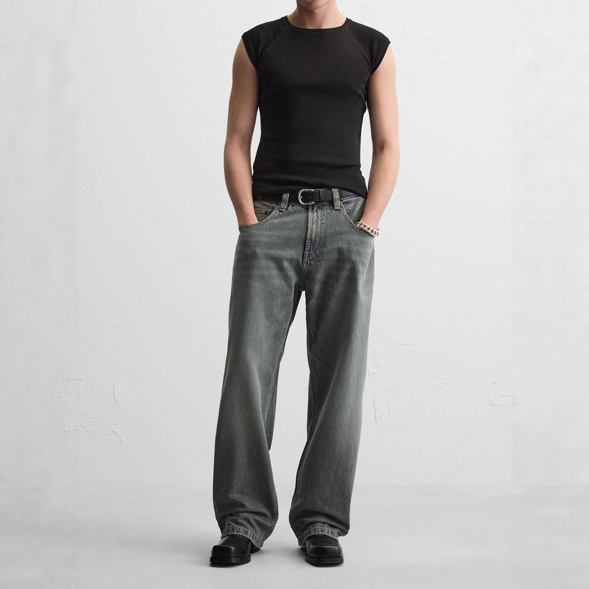 Women High-Waist Cropped Wide-Leg Jeans made of soft stretch denim Chichicherry