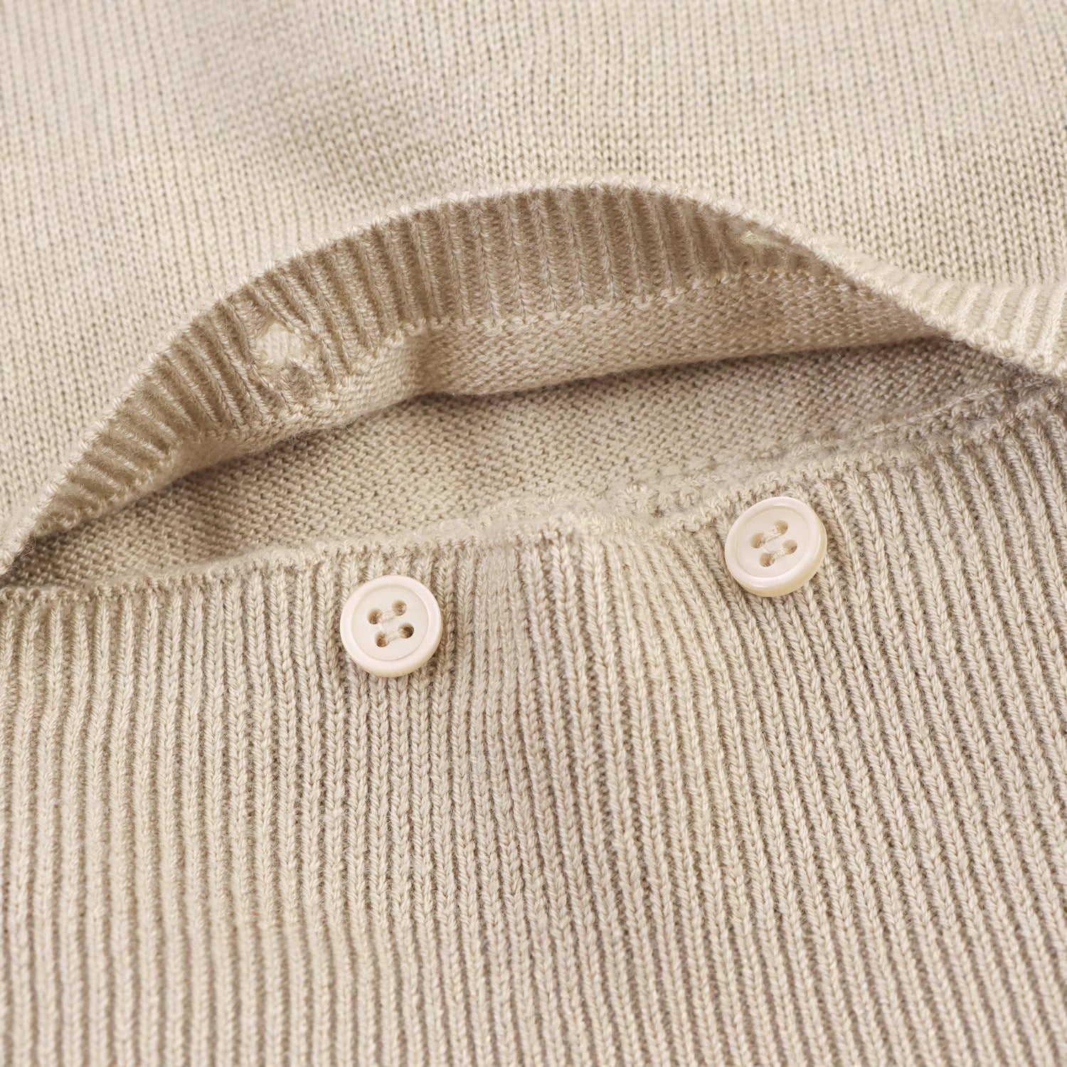 Women's Short Fine Knit Sweater with Balloon Sleeves and Decorative Button Waist Chichicherry