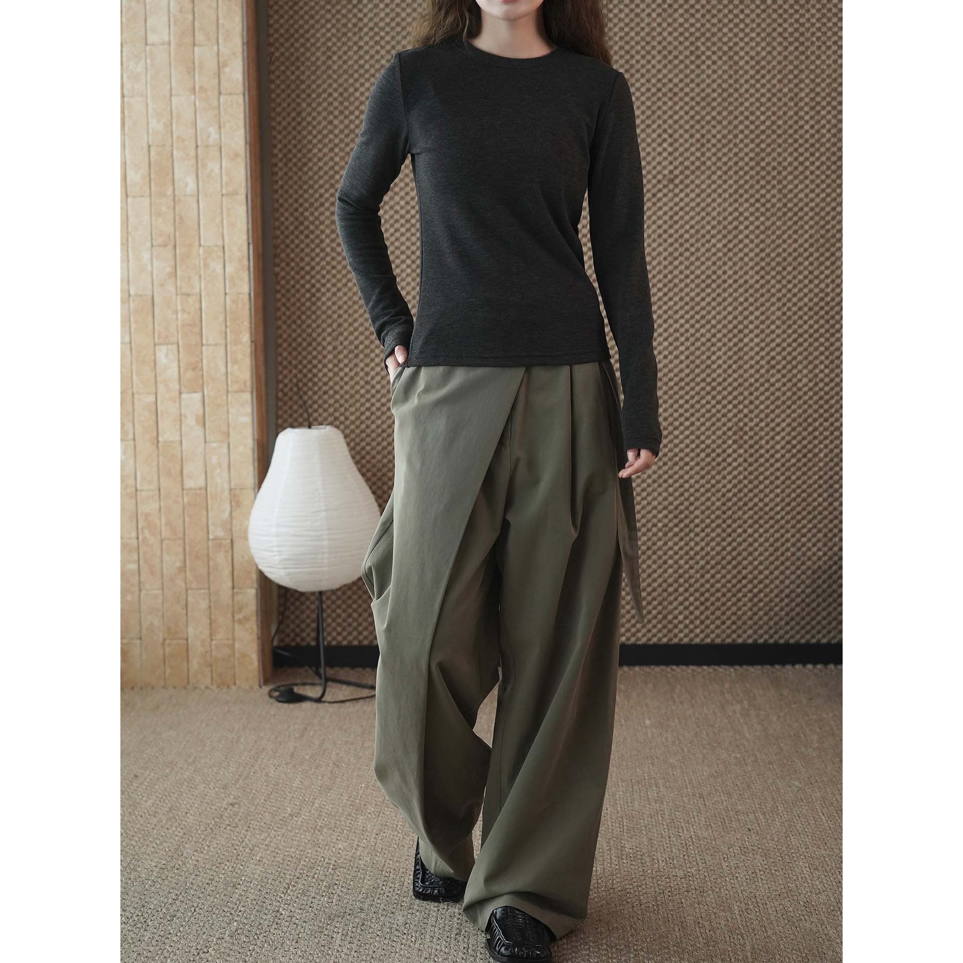 Women's slim-fit long sleeve from fine jersey with round neck Chichicherry