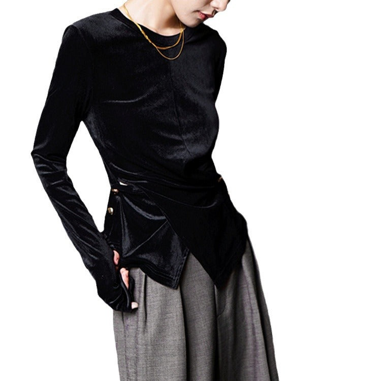 Women's elegantly cut blouse with twist detail