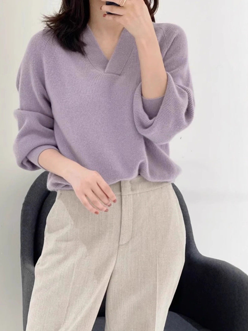 Women's Loose V-Neck Sweater made of fine ribbed knit with dropped shoulder Chichicherry