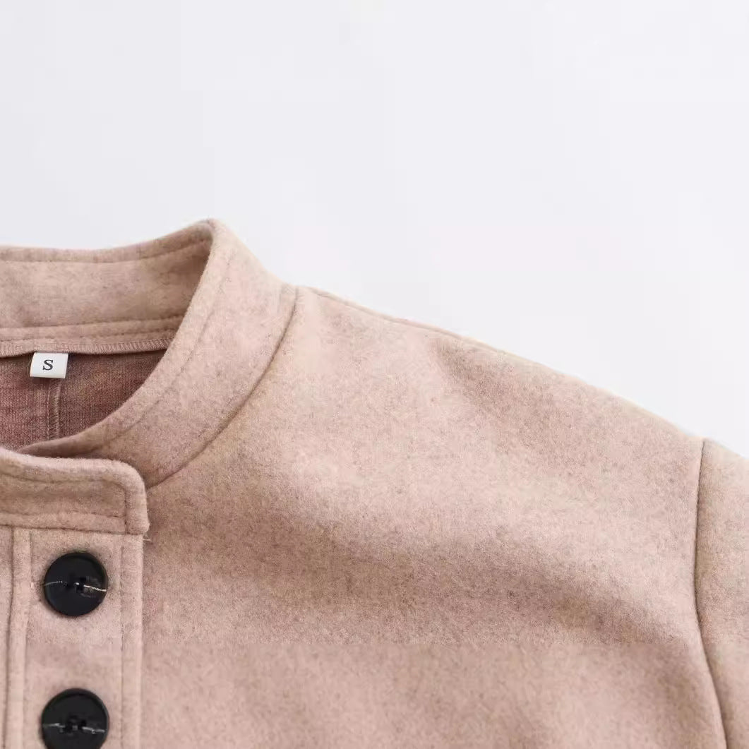 Ladies' short jacket in wool blend with round neck, oversized fit and large patch pockets Chichicherry
