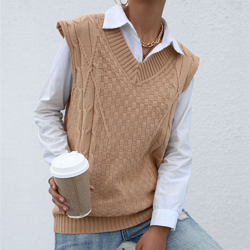 Women’s knitted vest with V-neck, cable pattern, and casual oversized silhouette Chichicherry