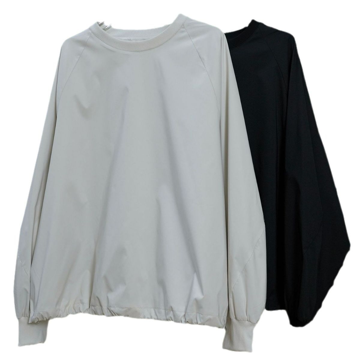 Women's Oversize Rain and Wind Pullover with Water-Repellent Surface and Elastic Hem Chichicherry