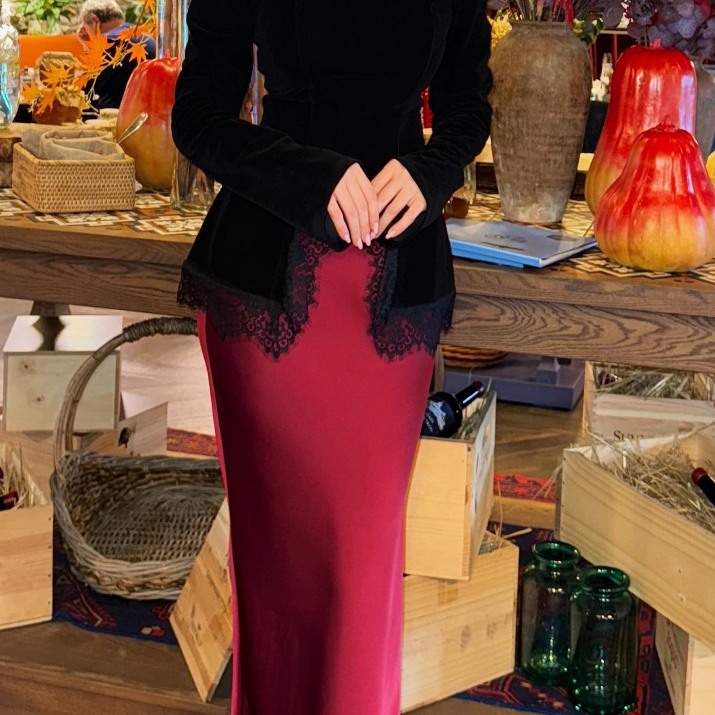 Women Elegant Velvet Long Sleeve with Lace Trim and Semi-Circular Front Slit Chichicherry