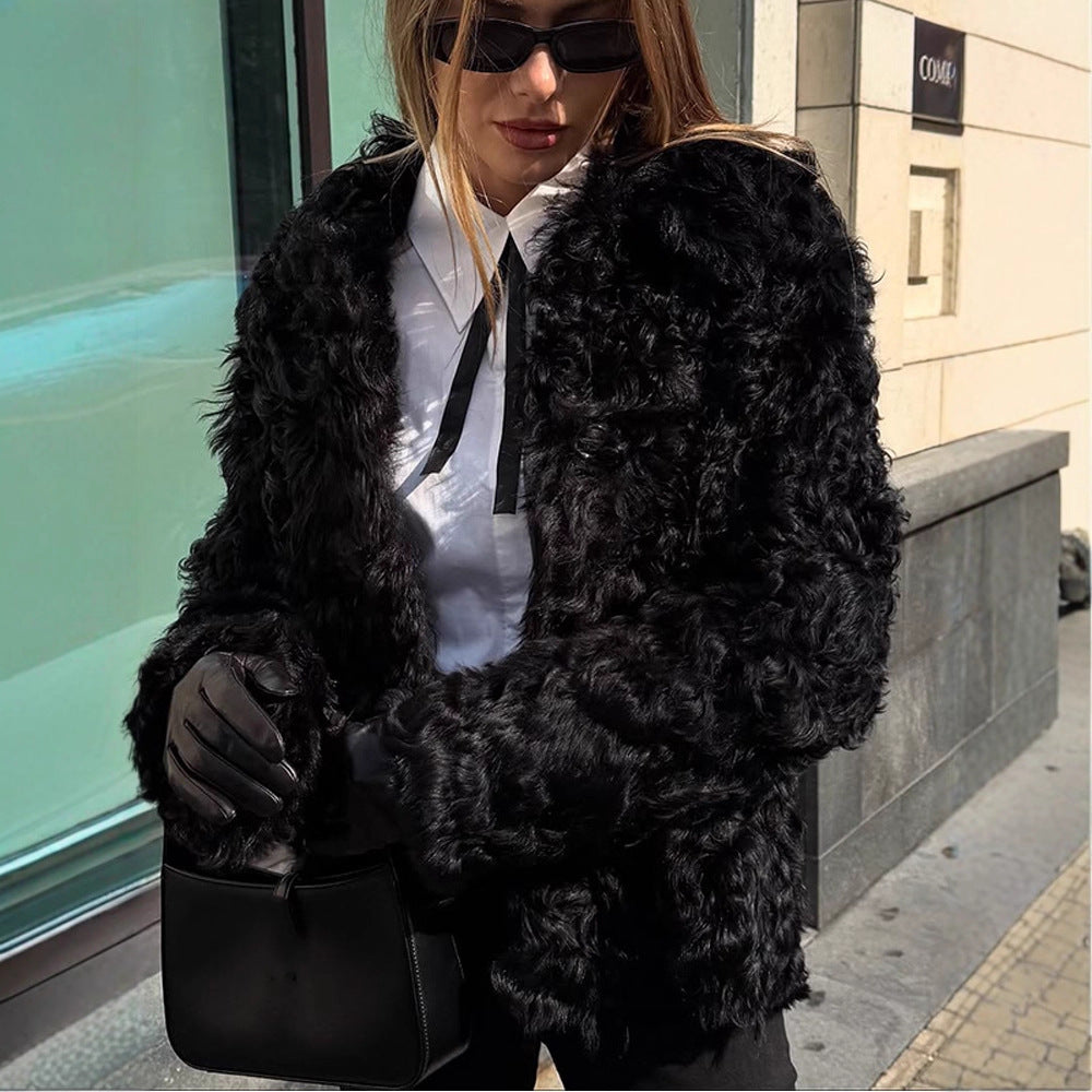 Women's Boxy Short Coat made of crinkled Faux Fur with structured wave pattern and open front Chichicherry
