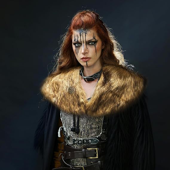 Men's Viking-inspired shoulder cape made of dense faux fur with leather trim and decorative brooch Chichicherry