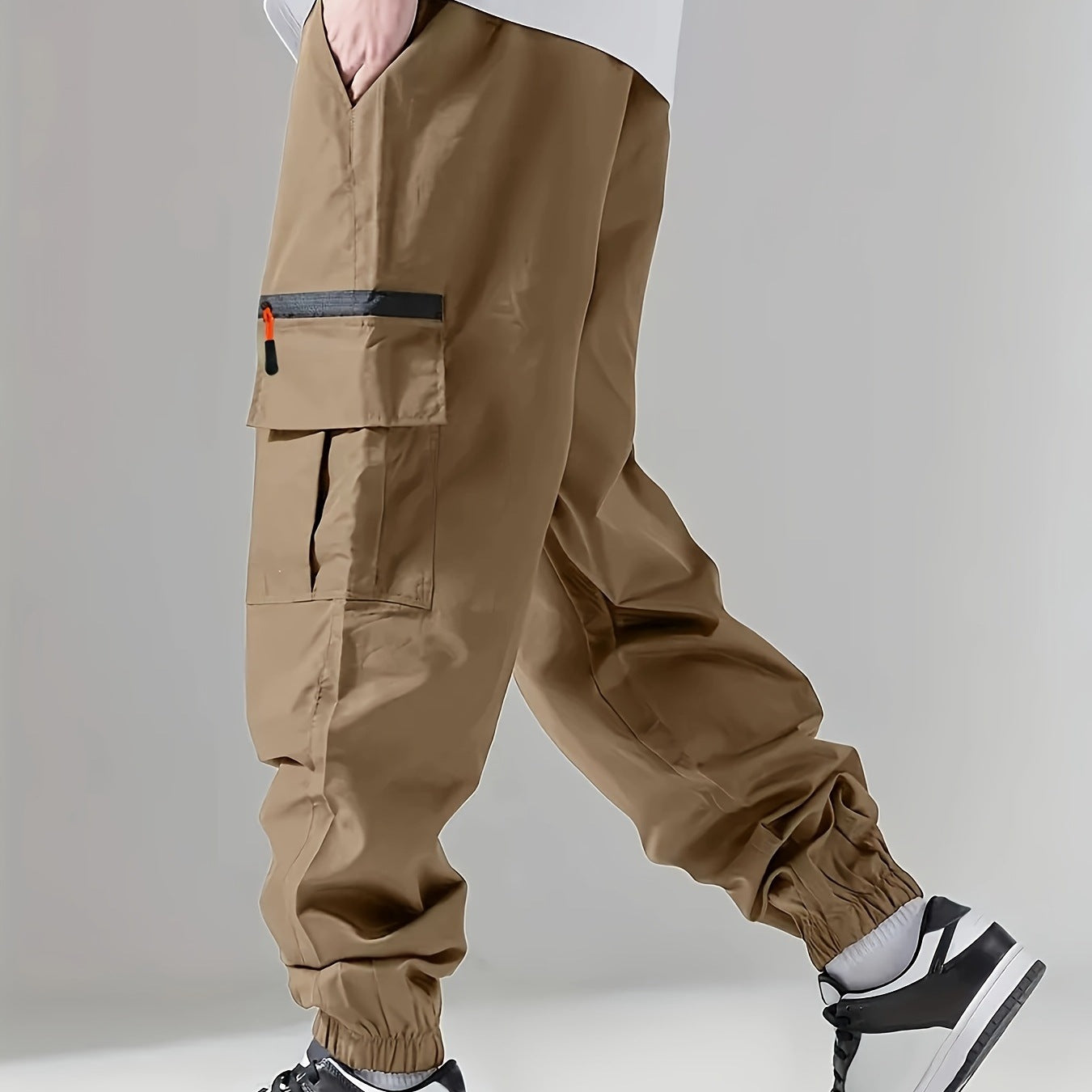 Men's cargo jogging pants in utility style with sealed zipper pocket & elastic leg cuffs Chichicherry