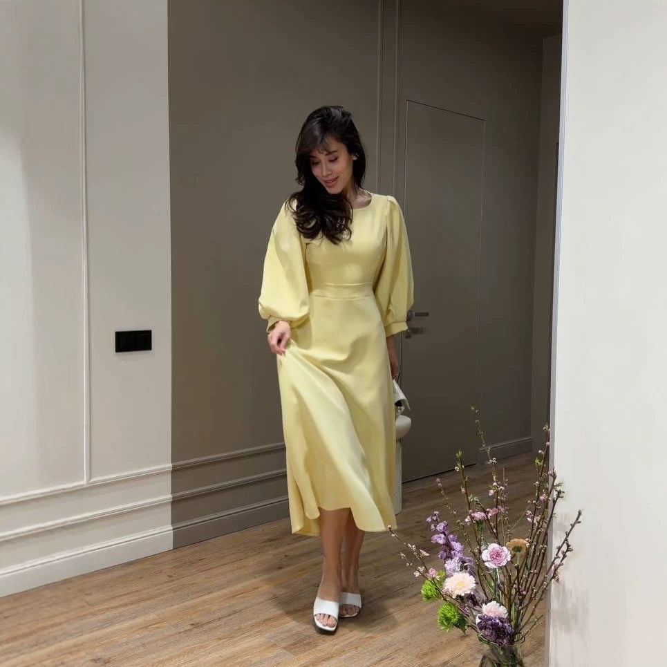 Damen Midikleid mit offenem Rückenausschnitt, voluminösen Puffärmeln und Bindegürtel Chichicherry