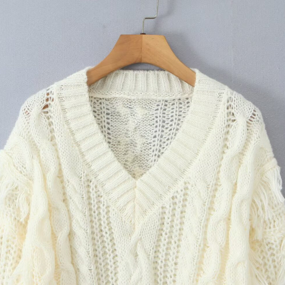 Women's Chunky Knit V-Neck Sweater with Cable Pattern and Fringes Chichicherry