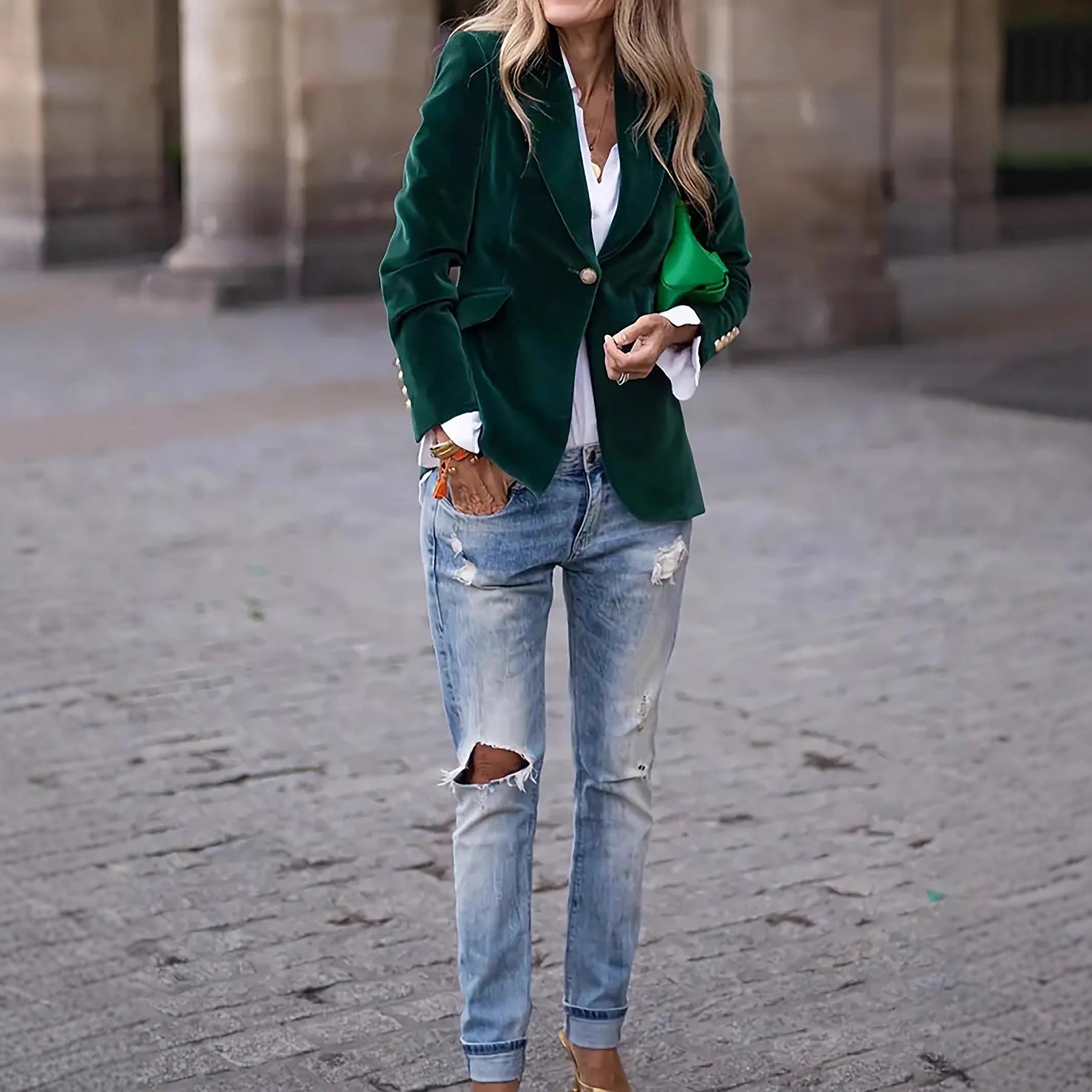 Ladies Elegant tailored velvet blazer with notch lapels and single-button Chichicherry
