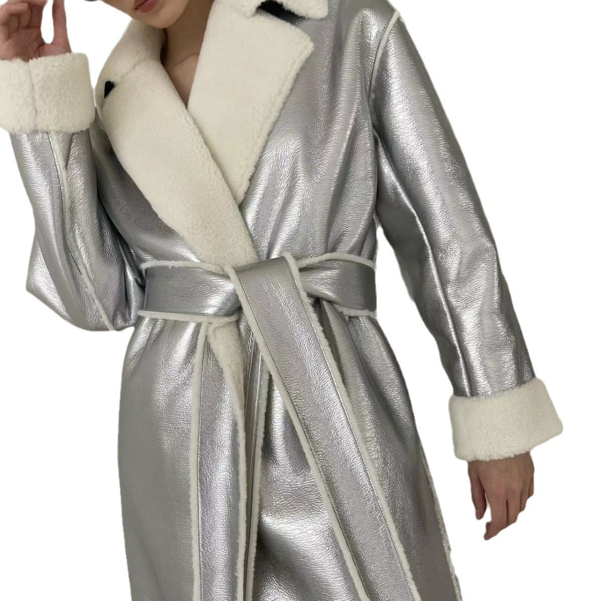 Women's longline coat made of metallic material with teddy lining and dropped shoulder Chichicherry