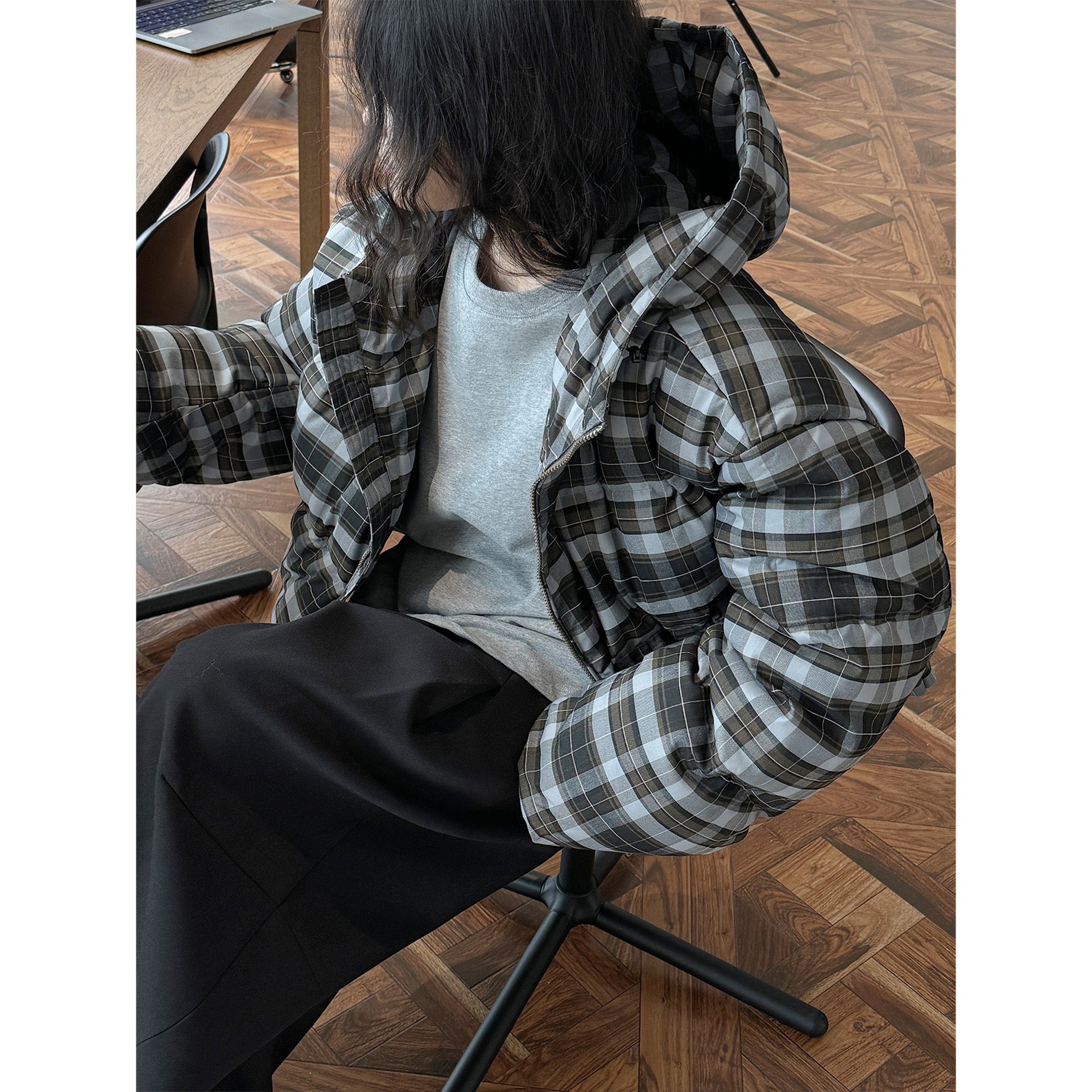 Ladies Short-Cut Padded Hooded Quilted Jacket in Checkered Pattern Chichicherry