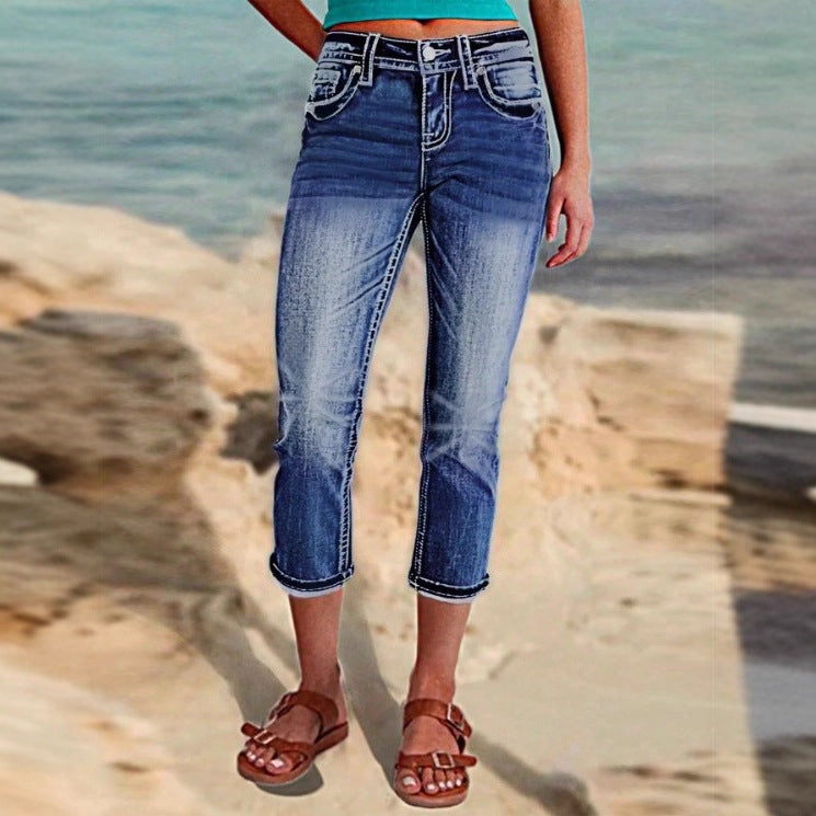 Women's cropped jeans with turn-up, mid-rise waist and used wash Chichicherry