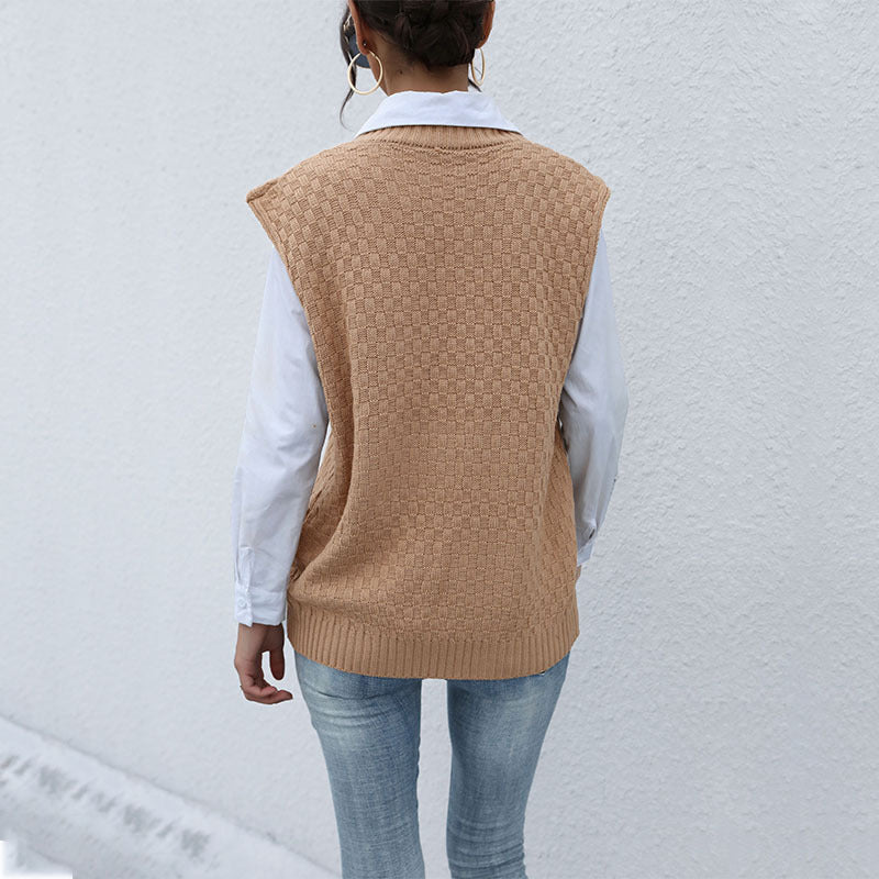 Women’s knitted vest with V-neck, cable pattern, and casual oversized silhouette Chichicherry