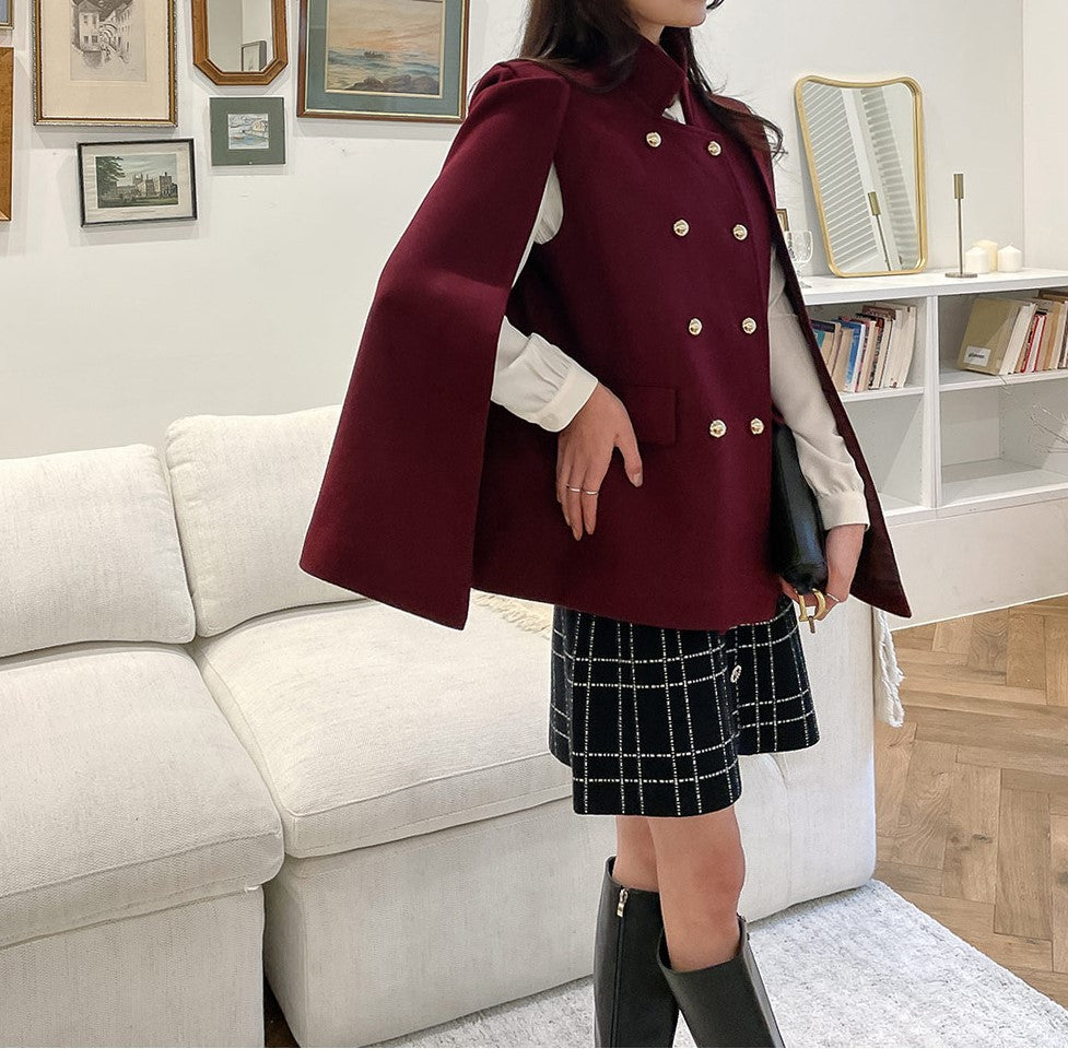 Women’s coat cape in tailoring look with double-breasted button placket and distinctive shoulder Chichicherry