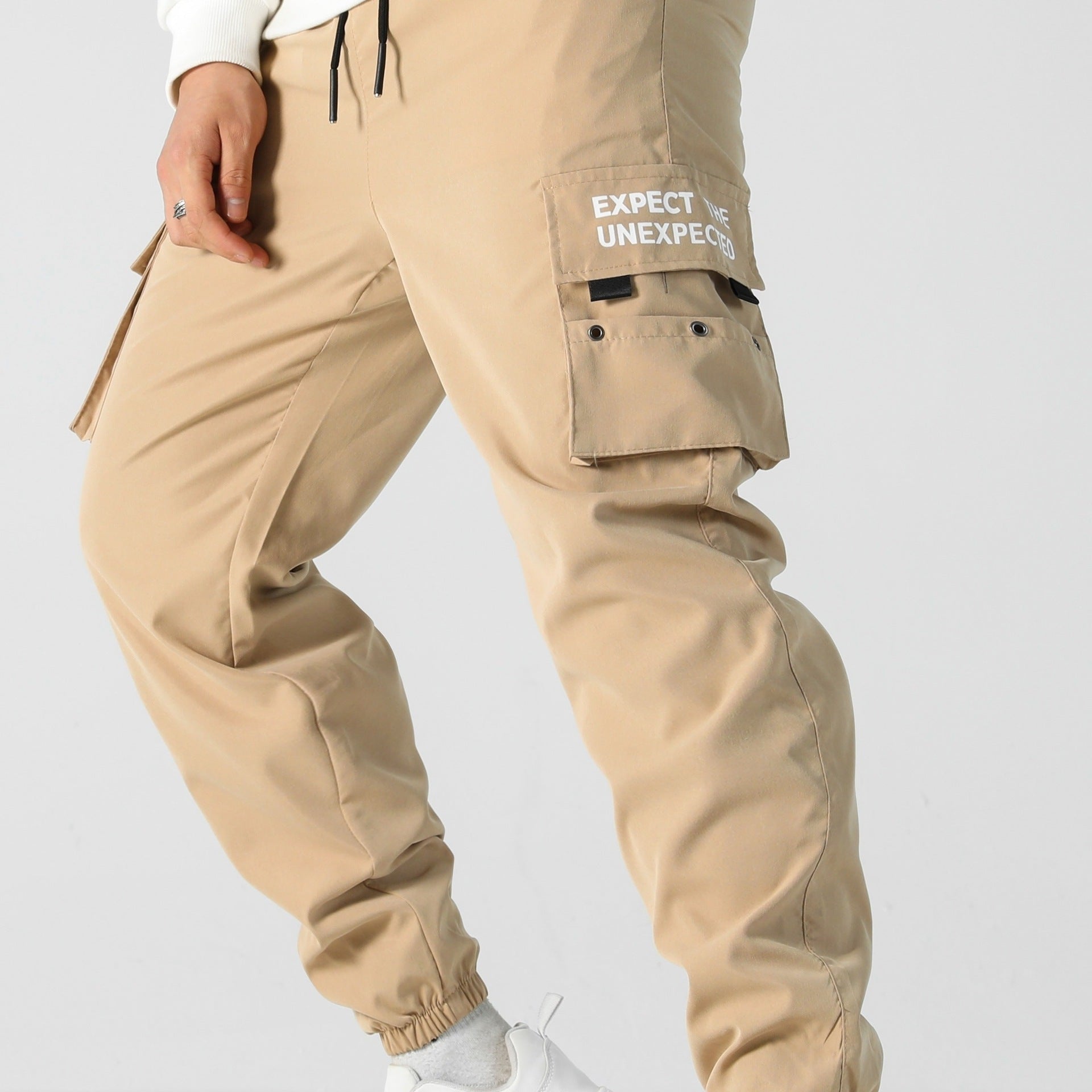 Men's Tapered Cargo Jogging Pants with Elastic Waistband, Multiple Pockets & Cuffs Chichicherry