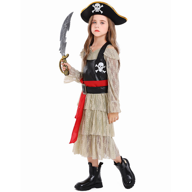 Girl Pirate Costume with Heart-Shaped Details and Decorated Hat Chichicherry