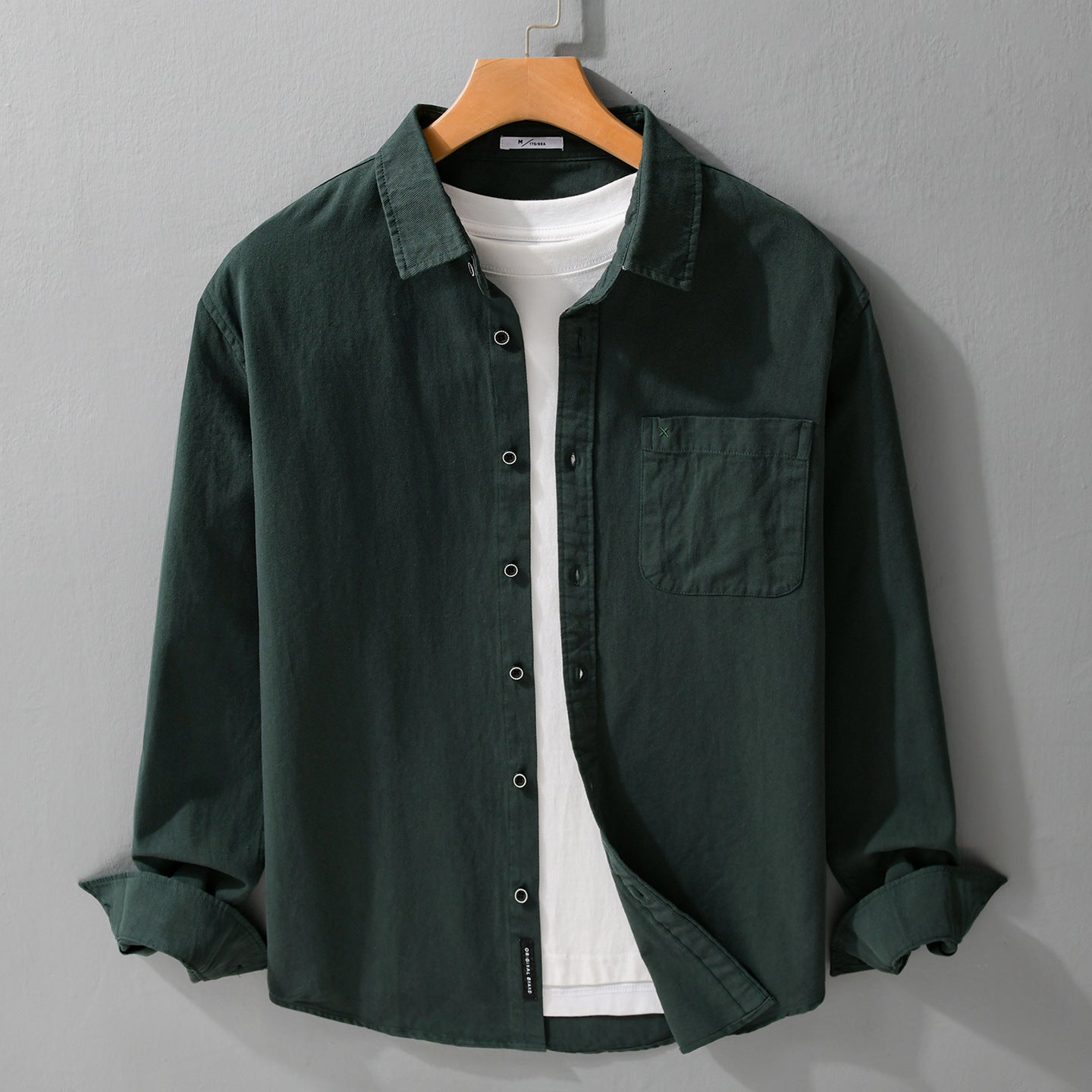 Men's cotton shirt in relaxed fit with chest pocket and Kent collar Chichicherry