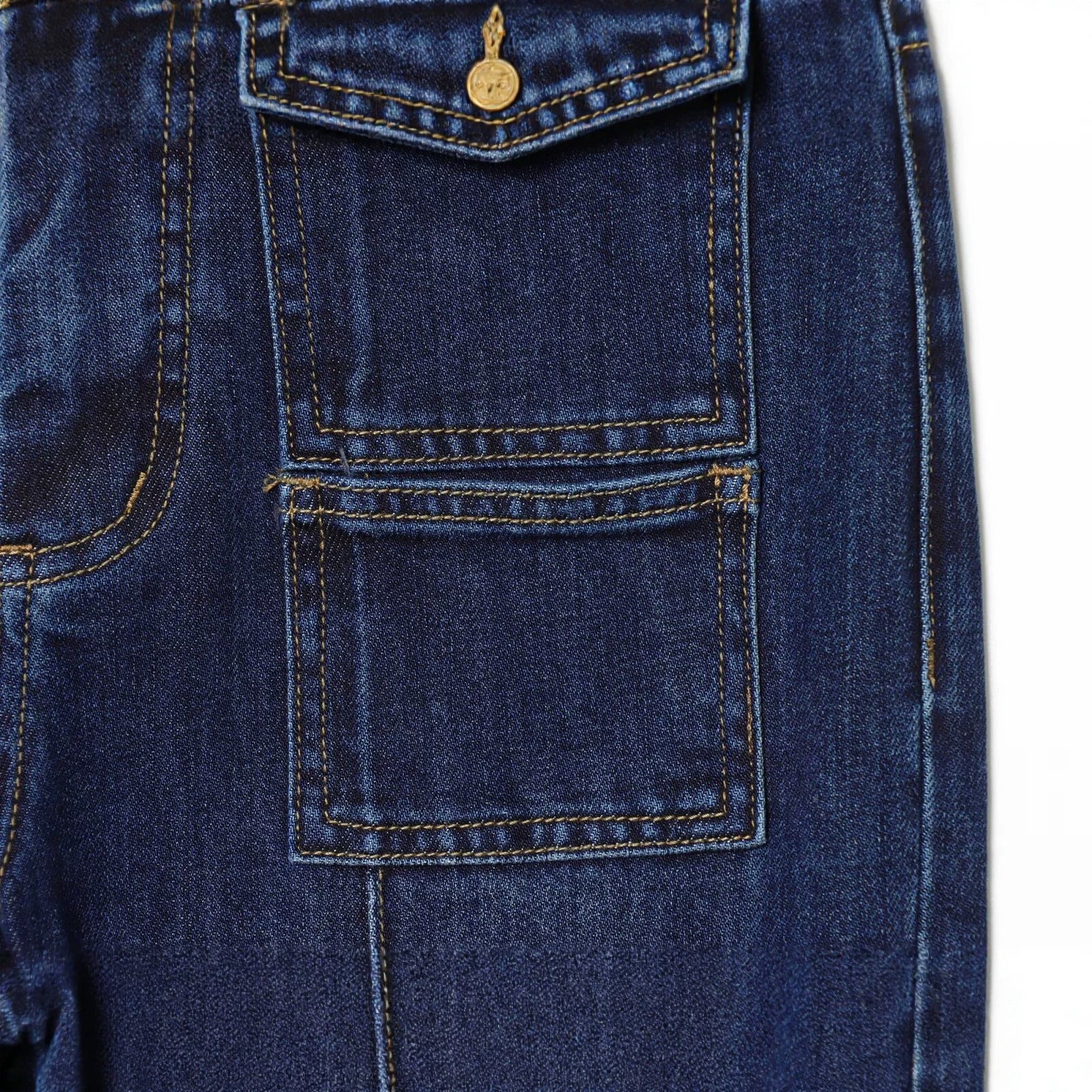 Ladies Highwaist Jeans with wide leg, flap pockets and center seam Chichicherry