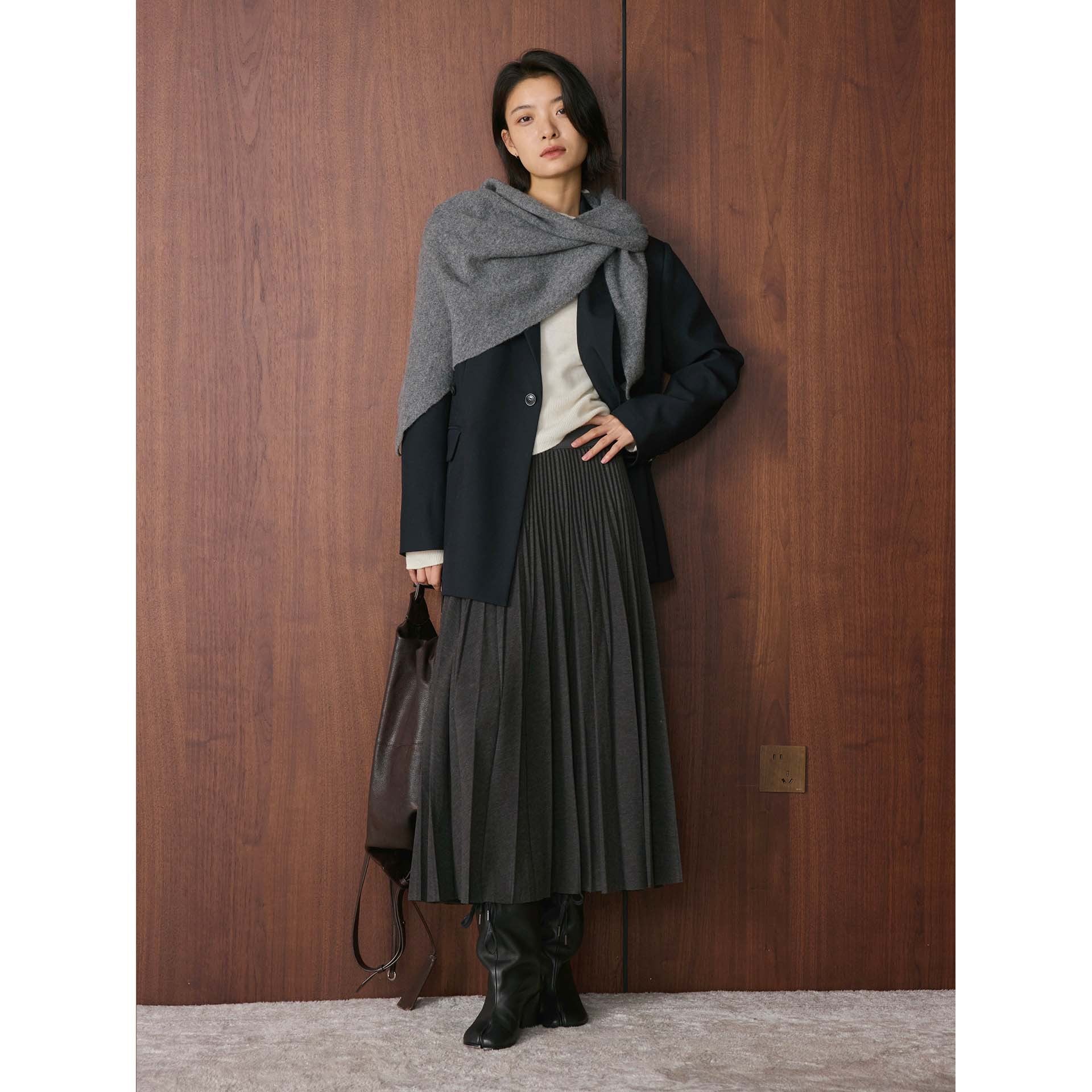 Women's Pleated Midi Skirt made of flowing twill with fine knife pleats Chichicherry