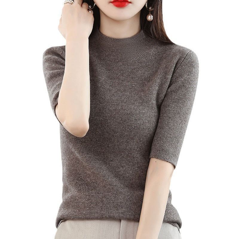 Ladies short-sleeve fine knit pullover with stand-up collar and tailored fit Chichicherry