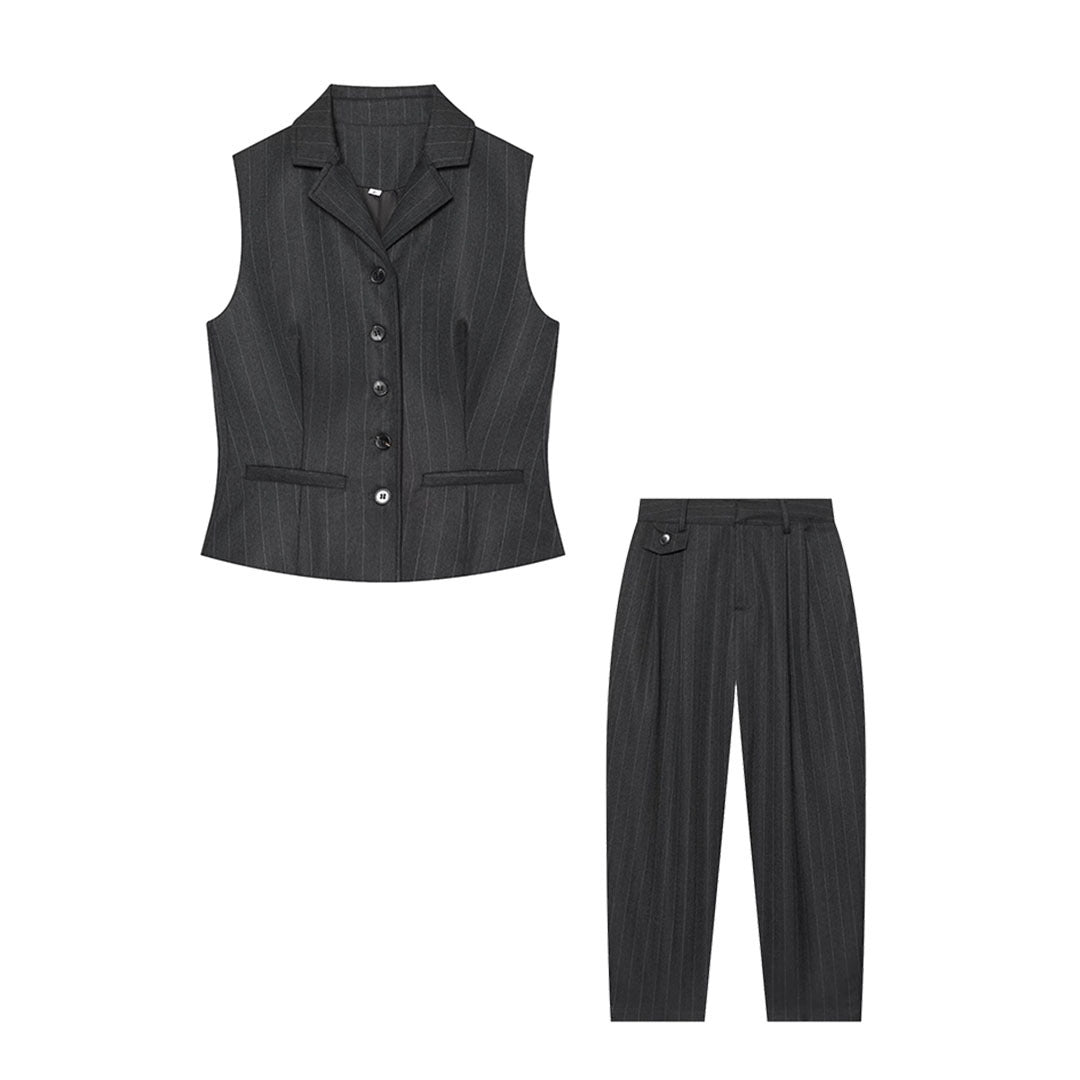 Women's high-waisted pleated trousers with stripes and decorative flap Chichicherry