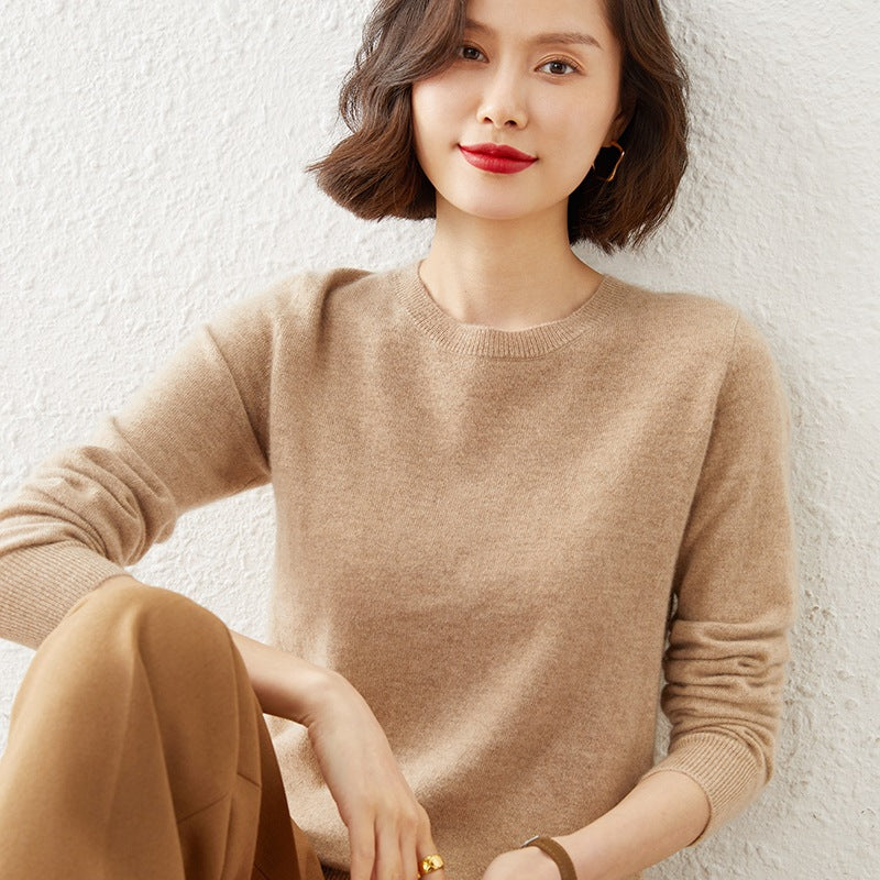 Women's Short-Cut Fine Knit Sweater with Crew Neck and Ribbed Hem Chichicherry