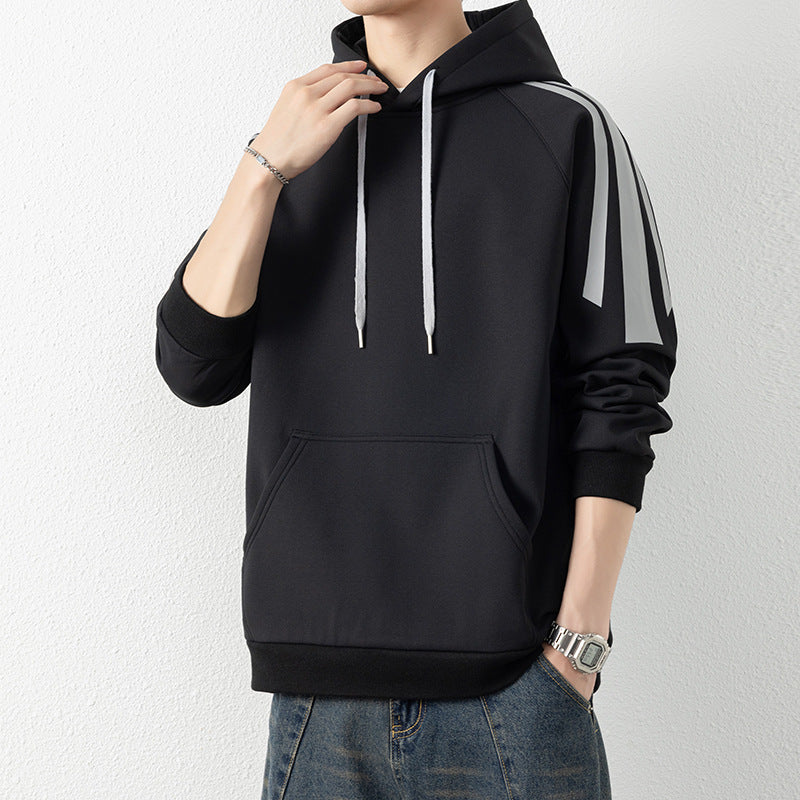 Men's hoodie with raglan sleeves, kangaroo pocket and contrast stripes Chichicherry