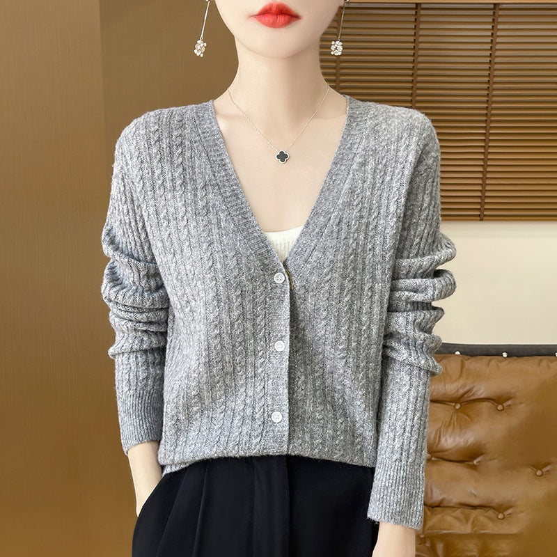 Women's Short-Cut Fine Knit Cardigan with V-Neck, Fine Ribbed Structure and Mother-of-Pearl Buttons Chichicherry