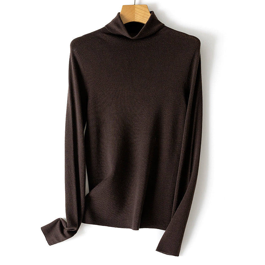 Women's Ultra Fine Turtleneck Sweater made of Fine Knit with Slim Silhouette Chichicherry