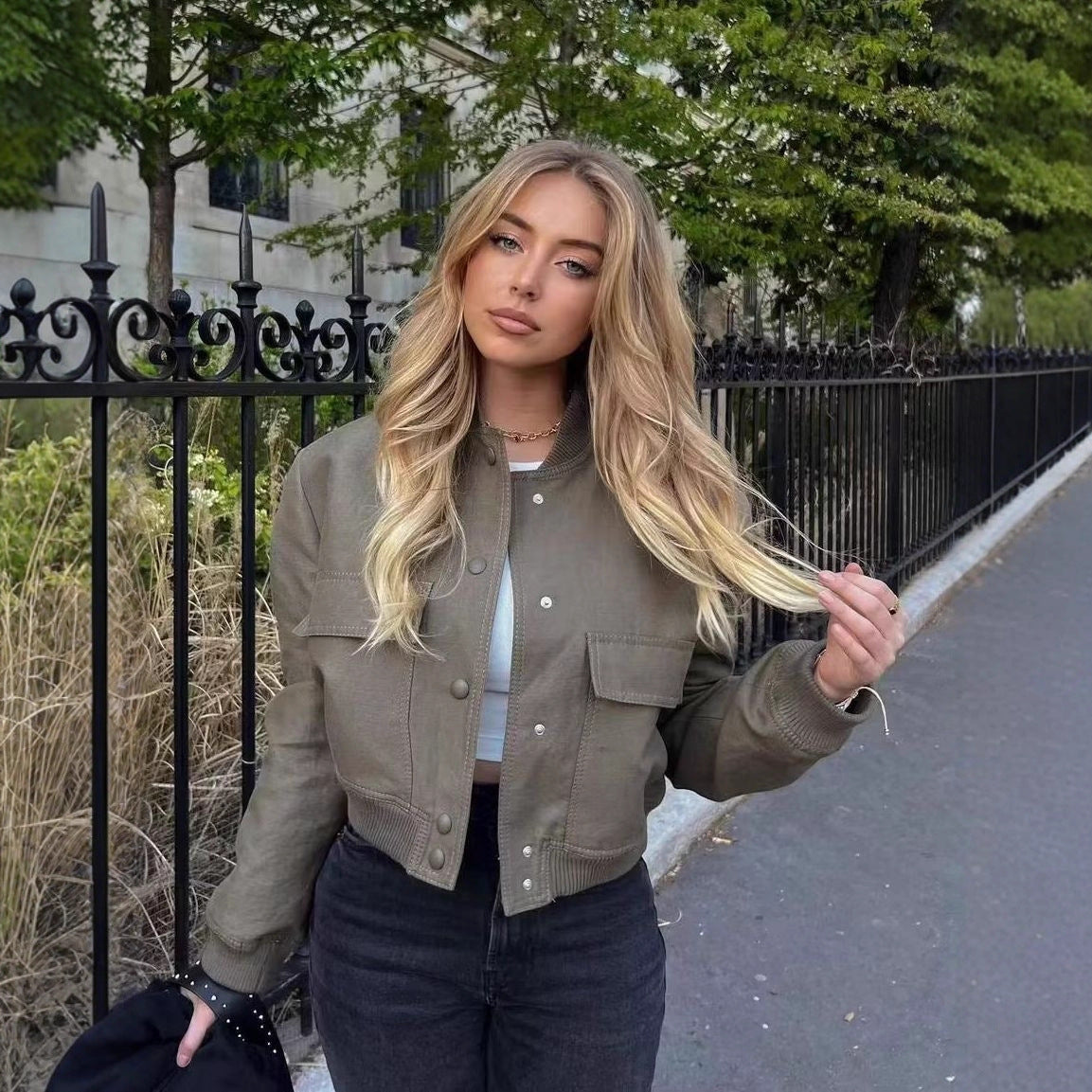 Women's Short Bomber Jacket with Leopard Print, Ribbed Cuffs, and Flap Pockets Chichicherry