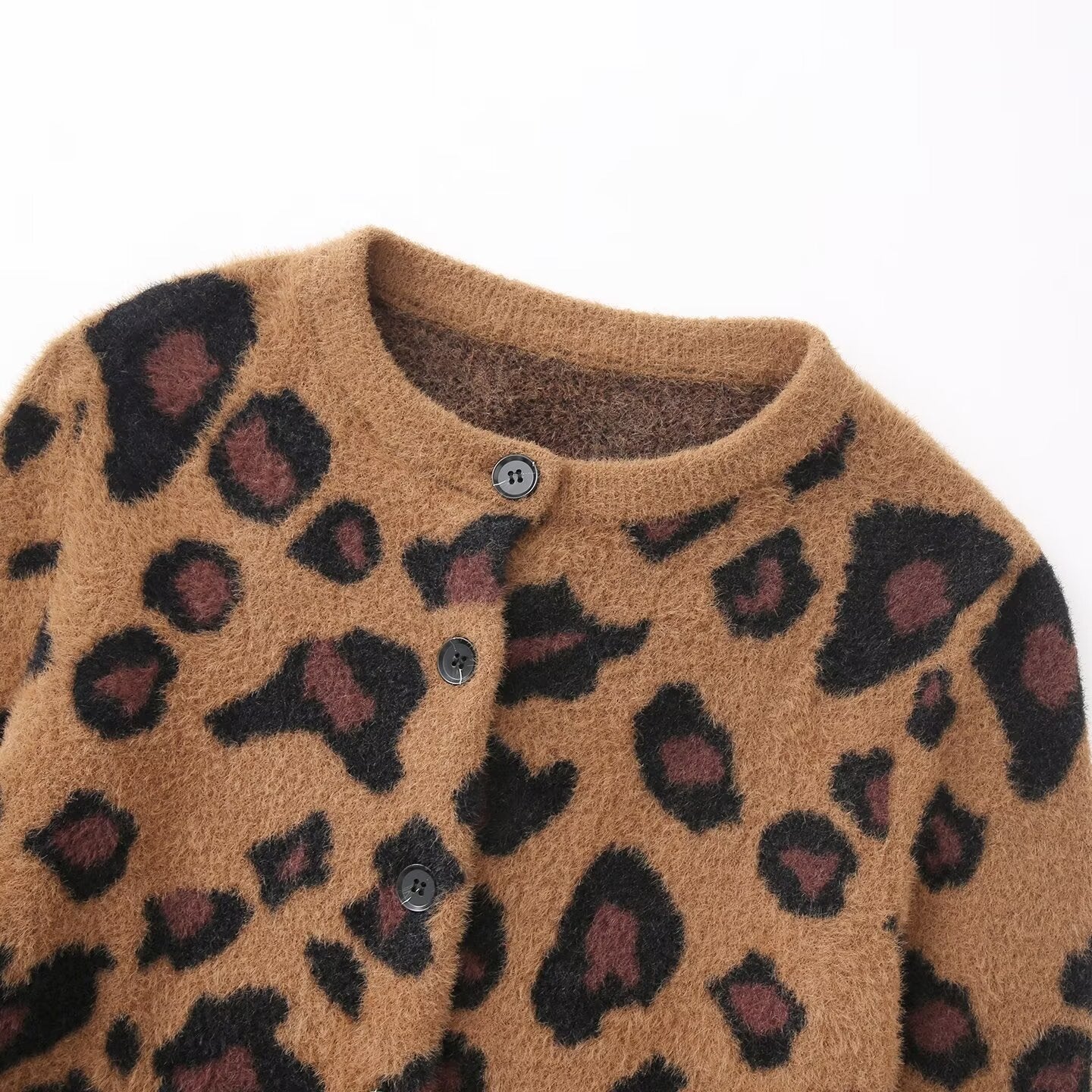 Women's fluffy cardigan in leopard print with round neckline and button placket Chichicherry
