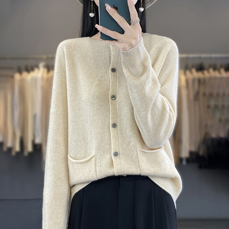 Women's long fine-knit cardigan with round neck, side pockets and alpaca mix Chichicherry