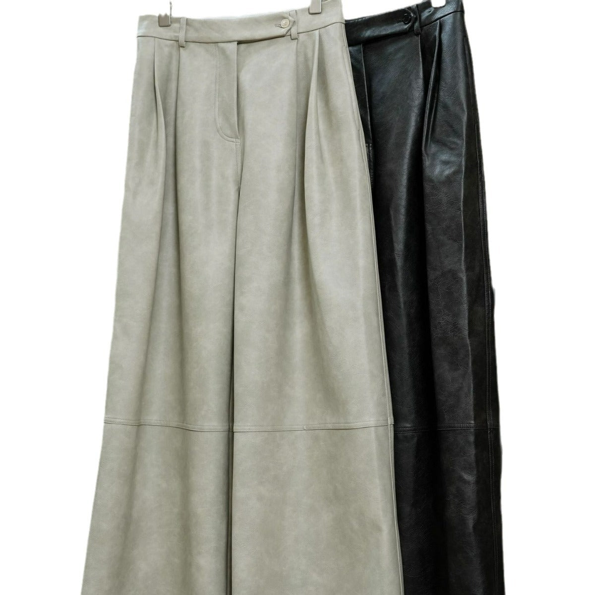 Women's Wide High-Waist Culotte Pants made of Faux Leather with Pleats and Lounge Silhouette Chichicherry